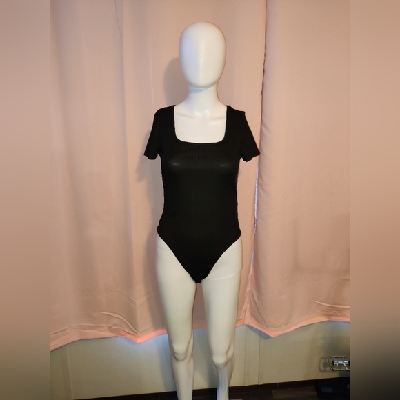 #### NWT-UPC RIB NITTED SCOOP NECK BODYSUIT( PETITES SIZE) - Picture 3 of 5